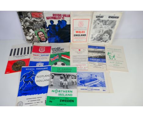 Football Programmes, Mainly 1960s / 1970s not the norm issues. Welsh Cup, Non League,
Foreign, Internationals, Wembley brochu