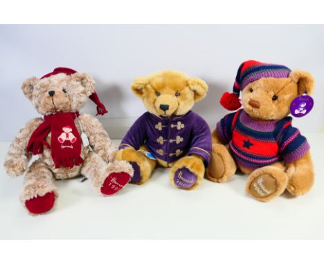Harrods - 3x Harrods Knightsbridge Bears to include Harrods 2004 Christmas bear comes with tag, Harrods 1999 Christmas Bear c