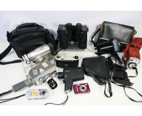 Photography - Lot to include cameras and similar to include Kodak, Panasonic, Halina and other. [W]