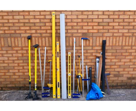 A collection of tools to include spirit levels, clamps, measures and similar. [W]