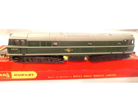 Triang Hornby AIA-AIA Diesel, green, Late Crest D5572. In very good condition, box is poor. P&amp;P Group 1 (£14+VAT for the 