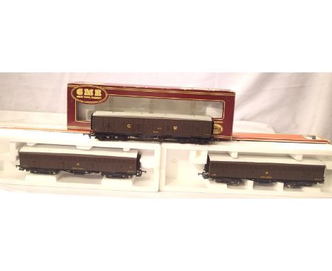 Three G.W.R Siphon Vans, two Lima and one Airfix. All very good condition, boxes with wear. P&amp;P Group 1 (£14+VAT for the 
