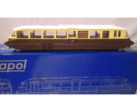 Dapol Streamlined Railcar, chocolate/cream G.W.R Monogram, excellent condition, boxed. P&amp;P Group 1 (£14+VAT for the first