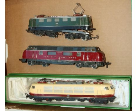 Fleischmann OO/HO gauge German electric locomotive no. 103 118-6, another Fleischmann OO/HO gauge locomotive Deutsch Bundesba