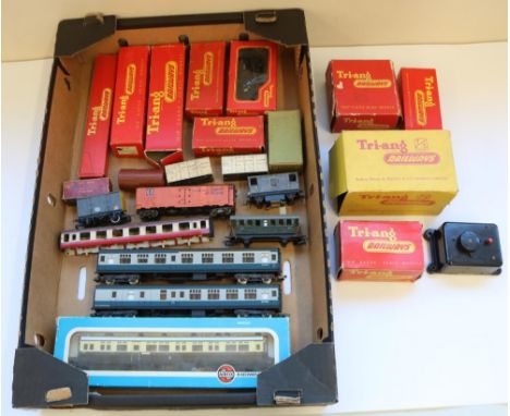 Boxed Tri-ang Railways rolling stock, accessories including signal box, engine shed, speed control unit, 2 Lima BR Western Re