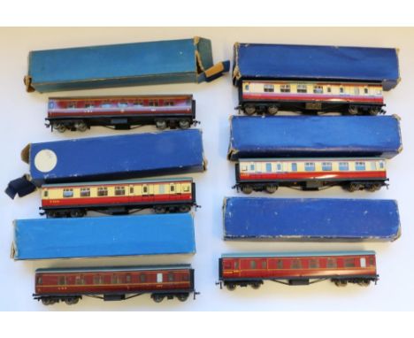 Six Hornby-Dublo OO gauge coaches, BR brake/third LNR no. 32018, BR first/third (L.M.R) 32017, 2 LMS brake/third no. DR363, 2