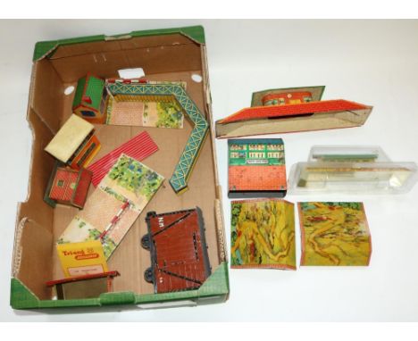 Chad Valley tinplate Bognor Regis station, Hornby O gauge tinplate foot bridge, other track side accessories 