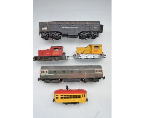 Five O gauge electric train models to incl. K Line Penn Central B unit, smoke and DCC sound, Lima BR D6506 diesel loco with w