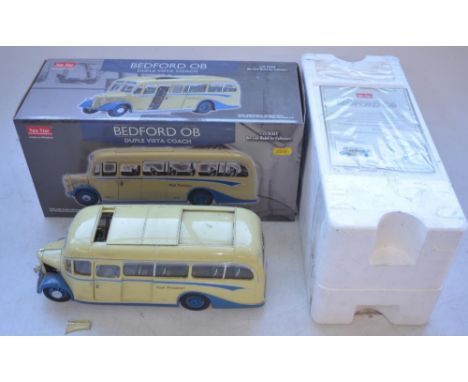 Sun Star 1/24 scale diecast Bedford OB SS7376 East Yorkshire highly detailed bus model with engine etc, Ltd.ed 105/563 with C