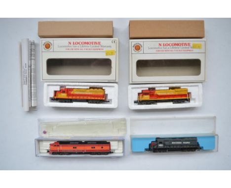 Four N gauge American diesel locomotive models to include Bachmann EMD GP-40 and GE Lighted U36B (with added weathering), Atl