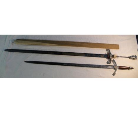 Decorative commemorative sword dedicated to General Dwight D Eisenhower "Let's Go! - On the eve of the D Day Landings" (A/F),