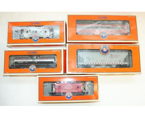 Lionel O gauge North Pole Central Vista Dome 6-25196, 4 other Lionel O gauge rolling stock SOO/Canadian Pacific 3 Bay Standar