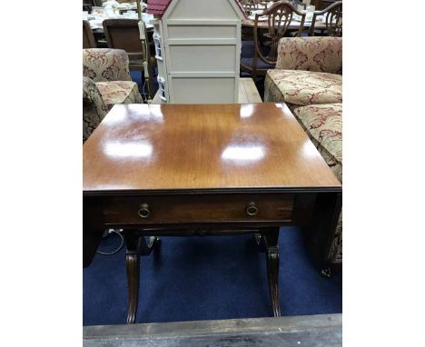 REPRODUCTION MAHOGANY SOFA TABLE