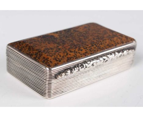 A William IV silver and agate rectangular snuff box, the hinged lid inset with an agate panel above a scroll thumbpiece and e