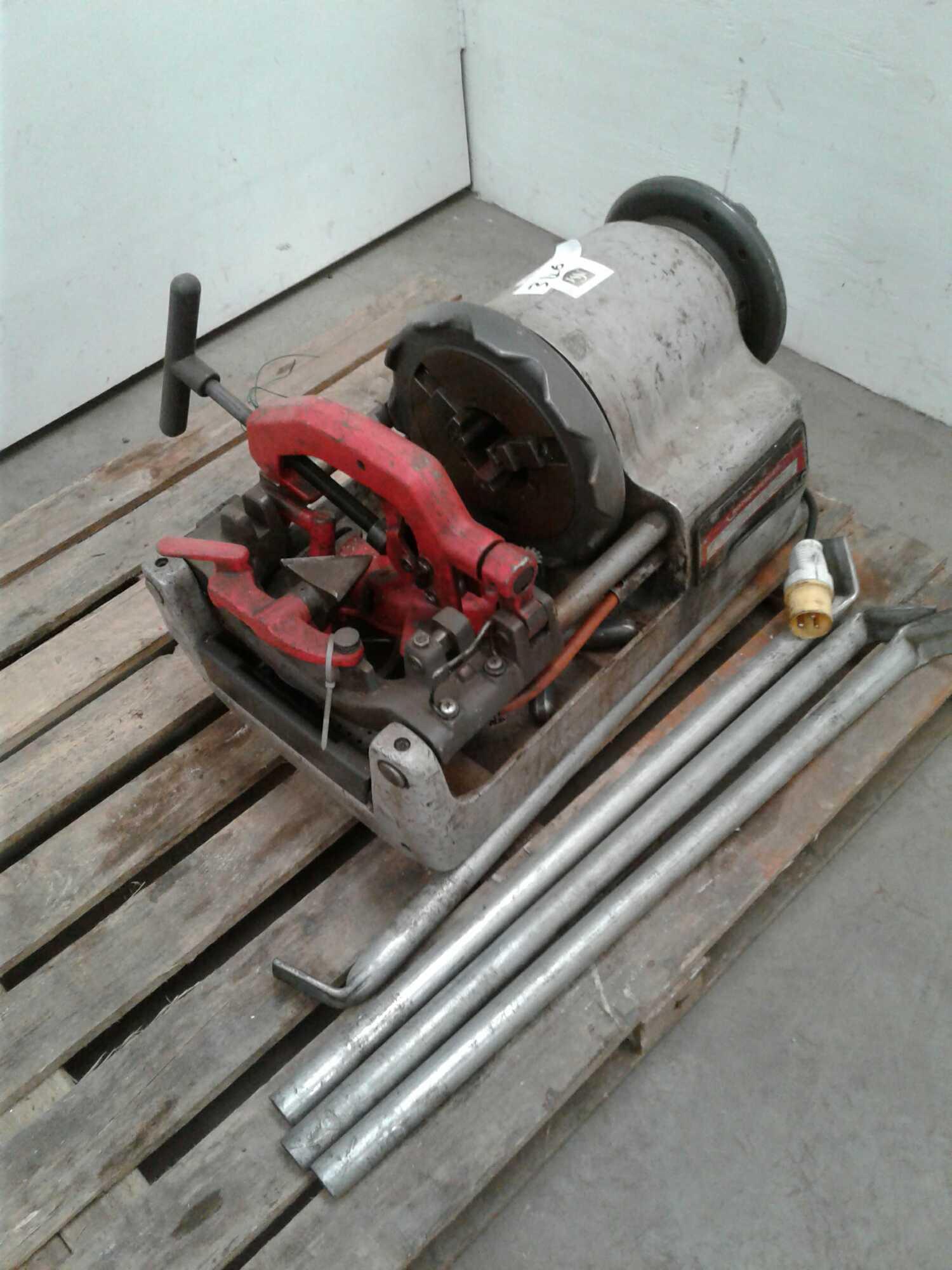 Rothenberger pipe threading machine appears to be in working order