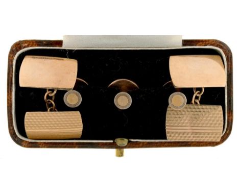 A PAIR OF GOLD CUFFLINKS, MARKED 9CT AND A SET OF 9CT GOLD DRESS STUDS, CASED++LIGHT WEAR CONSISTENT WITH AGE 