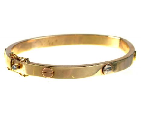 A GOLD BANGLE, WITH DIAMOND SET CLASP, 44G++LIGHT WEAR CONSISTENT WITH AGE 