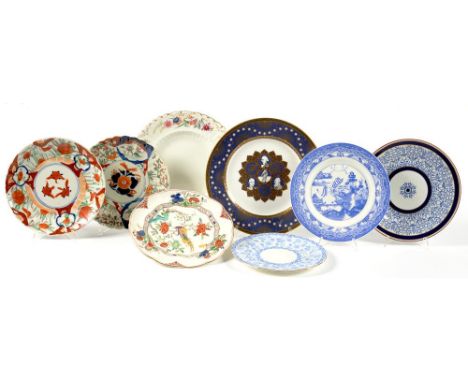 EIGHT VARIOUS JAPANESE IMARI, SPODE, ROYAL WORCESTER AND OTHER PLATES AND DISHES, VARIOUS SIZES, PRINTED MARKS OR UNMARKED, O