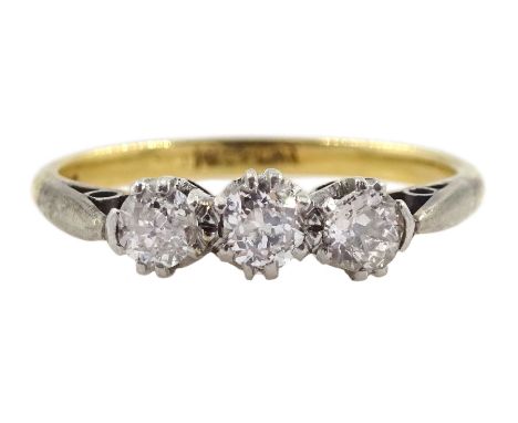 Gold three stone diamond ring, stamped 18ct Plat, total diamond weight approx 0.40 carat