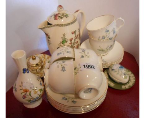 A vintage Sadler part tea set in the Wellington pattern - sold with a small quantity of further ceramic items including Aynsl