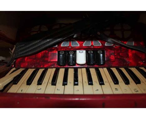 VINTAGE CASED ACCORDION 