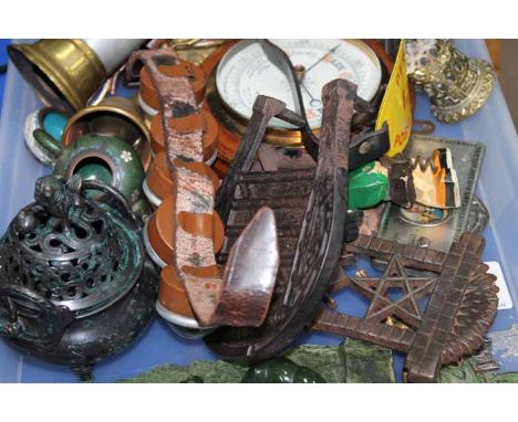 LOT OF MIXED COLLECTABLE'S 
including a masonic wall plaque, barometer, cloisonne items etc ( 1 tray )