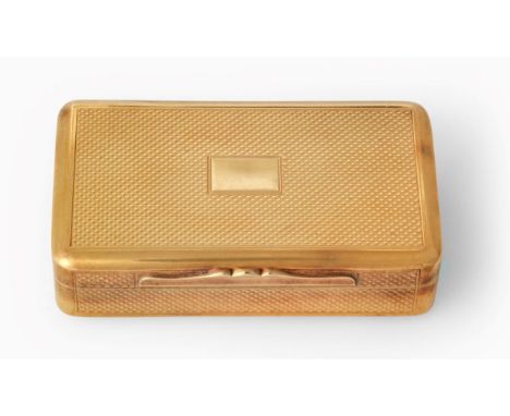 A George IV 18ct Gold Snuff Box, Charles Rawlings, London 1824, rectangular with rounded corners, with engine turned engravin