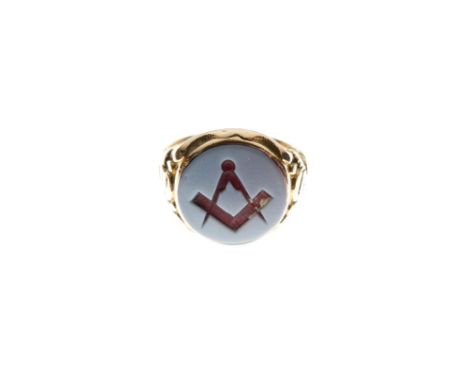 Masonic Interest - 15ct gold signet ring, the pale blue overlay glass matrix intaglio - carved with set-square and dividers, 