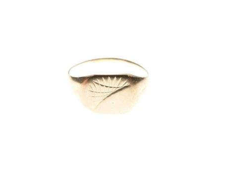 Gentleman's 9ct gold signet ring, size V, 4.8g approx  