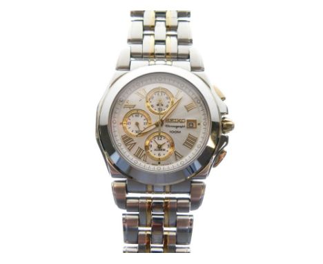 Seiko - Gentleman's stainless steel chronograph wristwatch, silvered and wavy engine-turned Roman dial with date at III, cent