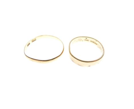 22ct gold wedding band, approx size K, 1.15g approx, together with another 18ct, approx size O, 2.2g approx, total 3.4g appro