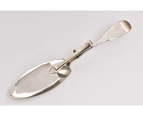 A PAIR OF GEORGE III SILVER FIDDLE PATTERN ASPARAGUS TONGS, hinged handle, hallmarked 'William Eley I &amp; William Fearn' Lo