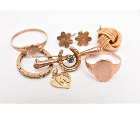 A SMALL ASSORTMENT OF JEWELLERY, to include a 9ct rose gold signet ring, stamped 9.375, rubbed hallmark, split shank, a 9ct g