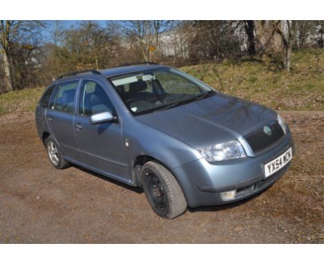 A 2004 SKODA FABIA ELEGANCE TDi FIVE DOOR  ESTATE CAR IN GREY, with a 1896cc diesel engine, six speed manual gearbox, V5c pre