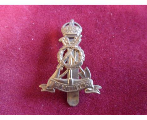 Royal Pioneer Corps Beret Badge (Gilding-metal), slider, in a smaller size for wear on the Beret, sealed 31st October 1947. K