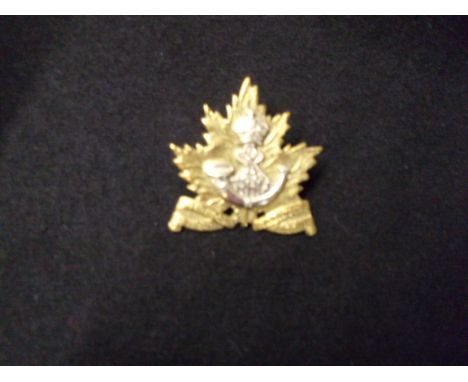The Royal Hamilton Light Infantry (Wentworth Regiment), two lugs KC Cap Badge (Bi-metal)