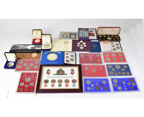 A good collection of collectors' coin packs and coins to include The Birmingham Mint limited edition sterling silver 1977 Sil