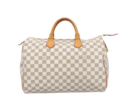 LOUIS VUITTON Handtasche "SPEEDY 35", Koll. 2009. Akt. NP.: 1.030,-€. Damier Azur Serie mit naturbelassenem Leder und goldfar