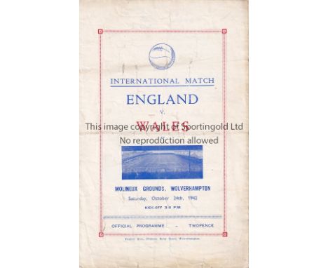 ENGLAND / WALES / WOLVES      Four page programme England v Wales at Molineux ( Wolverhampton Wanderers ) 24/10/1942. Score a