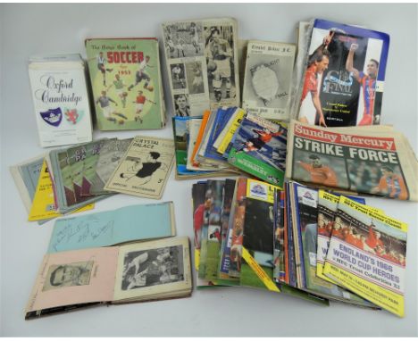 Football: A collection of assorted 1950s football programmes, including a variety of London clubs, namely Crystal Palace, Che