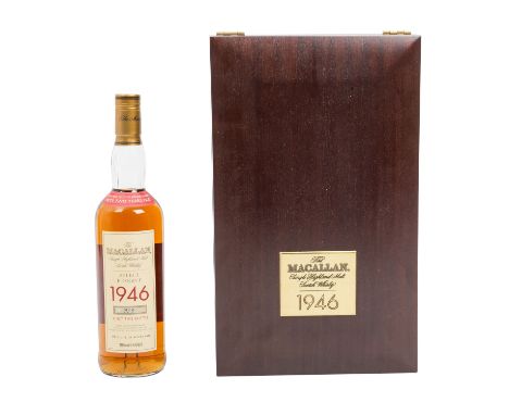 MACALLAN Single Malt Scotch Whisky 1946, 52 years Region: Speyside, The Macallan Distillers, 40% Vol., 700 ml, Füllstand im F