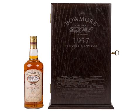 BOWMORE Single Malt Scotch Whisky, 1957, 38 years Region: Islay, Morrison's Bowmore Distillerie, 40,1% Vol., 700 ml, Füllstan