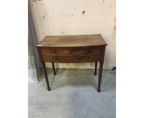  Sale Item:    MAHOGANY GEORGIAN SIDE TABLE   Vat Status:   No Vat   Buyers Premium:  This lot is subject to a Buyers Premium