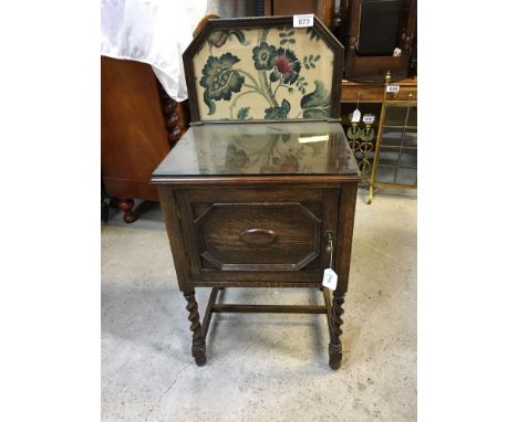  Sale Item:    OAK BARLEY TWIST WASH STAND   Vat Status:   No Vat   Buyers Premium:  This lot is subject to a Buyers Premium 