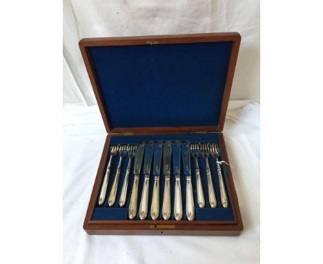  Sale Item:    CASED SET SILVER PLATED FISH CUTLERY  Vat Status:   No Vat   Buyers Premium:  This lot is subject to a Buyers 