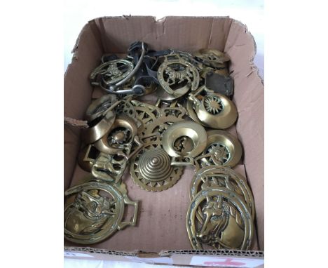  Sale Item:    BOX HORSE BRASSES   Vat Status:   No Vat   Buyers Premium:  This lot is subject to a Buyers Premium of 15% + V