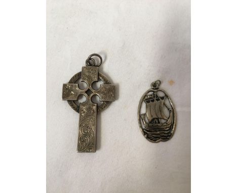  Sale Item:    IONA CROSS &amp; SHIPS PENDANT   Vat Status:   No Vat   Buyers Premium:  This lot is subject to a Buyers Premi