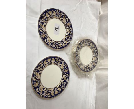  Sale Item:    9 WEDGWOOD RENAISSANCE GOLD PLATES  Vat Status:   No Vat   Buyers Premium:  This lot is subject to a Buyers Pr