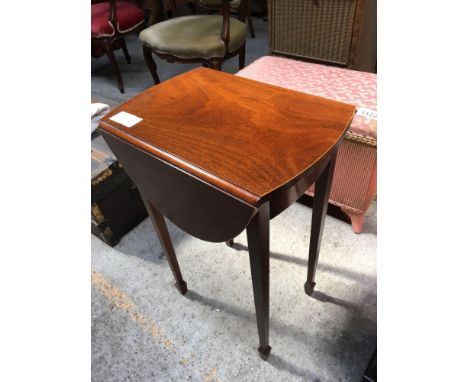  Sale Item:    SMALL INLAID SIDE TABLE   Vat Status:   No Vat   Buyers Premium:  This lot is subject to a Buyers Premium of 1