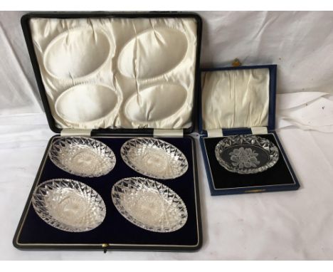  Sale Item:    2 LOTS CASED GLASS BOWLS   Vat Status:   No Vat   Buyers Premium:  This lot is subject to a Buyers Premium of 